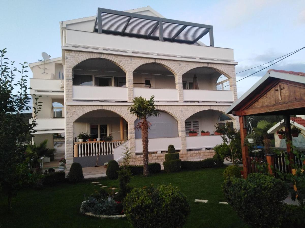 Solmaris Apartments Sukosan Exterior photo